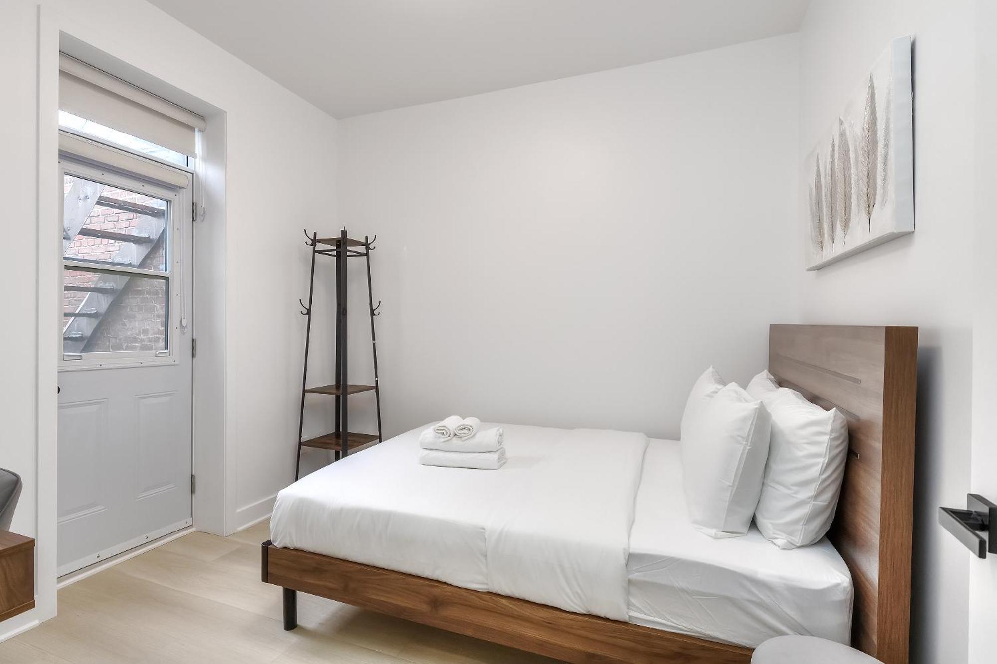 Free Indoor Parking Cozy & Spacious Condo In Heart Of Downtown Montréal Kültér fotó