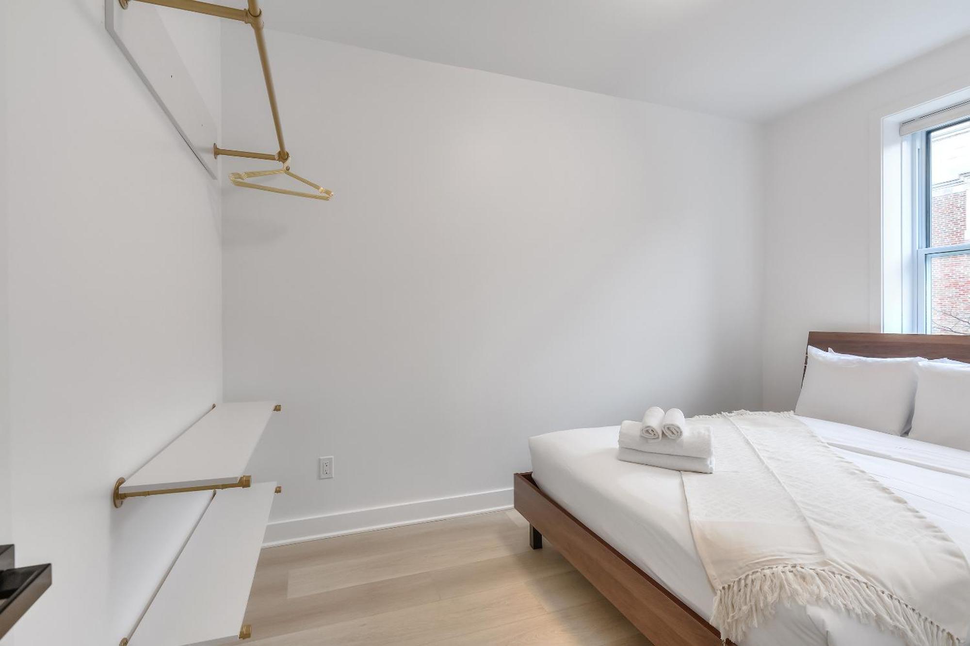Free Indoor Parking Cozy & Spacious Condo In Heart Of Downtown Montréal Kültér fotó